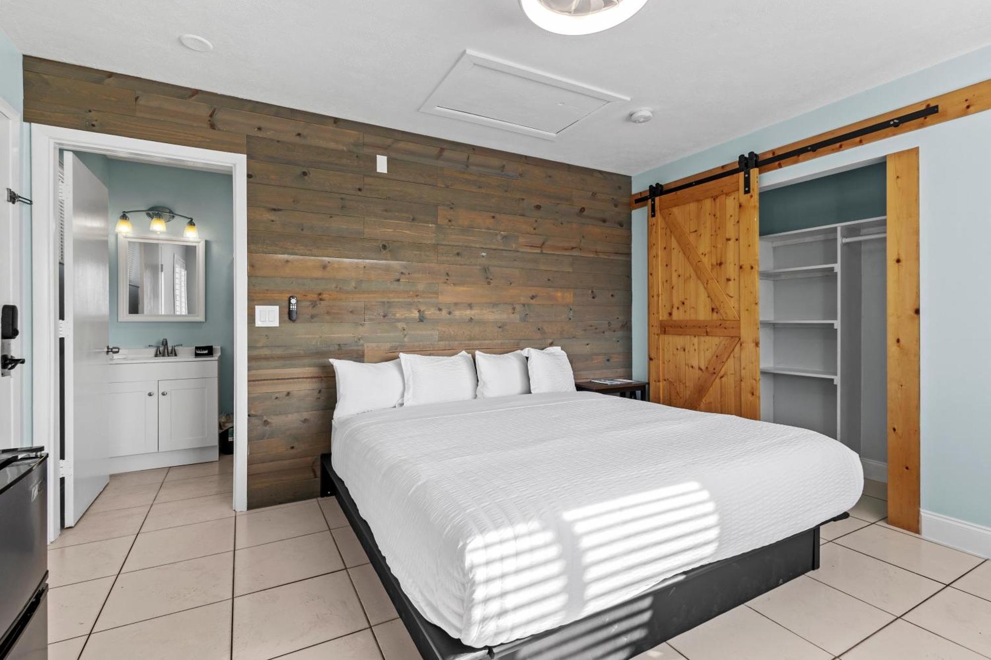 Standard Hotel Room - King Bed #2 Fort Pierce Exterior photo
